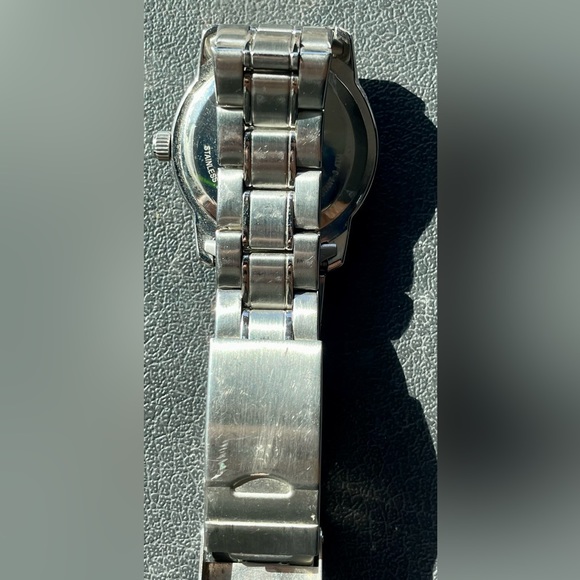 Men’s Tommy Hildinger watch - Picture 3 of 3